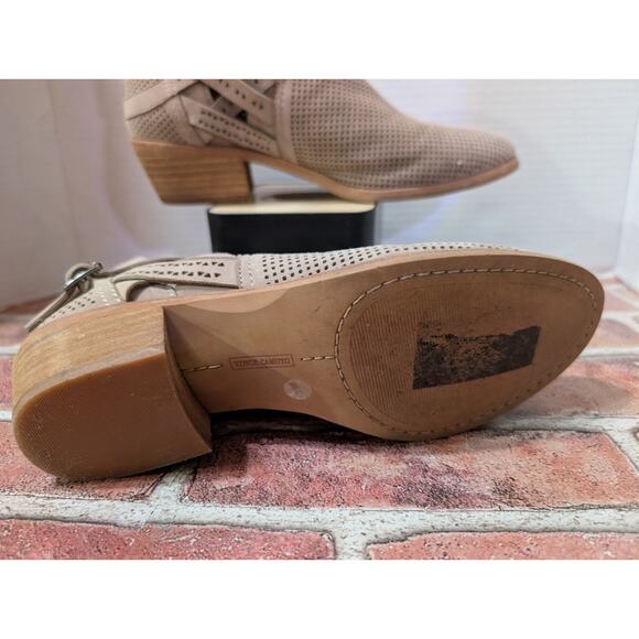 Vince Camuto Womens Leather Pranika Ankle Bootie Zip Buckle Closure Beige Sz 8 M - Picture 6 of 9